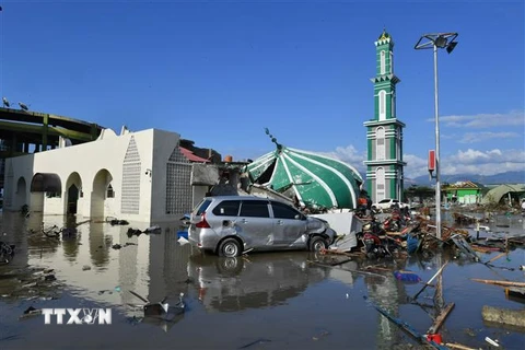 Một nhà thờ bị đổ sập sau trận động đất kèm theo sóng thần ở tỉnh Trung Sulawesi, Indonesia ngày 30/9. (Ảnh: AFP/TTXVN)