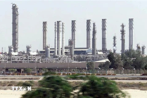 Một cơ sở lọc dầu ở cảng Jubail, Saudi Arabia. (Ảnh minh họa: AFP/TTXVN)