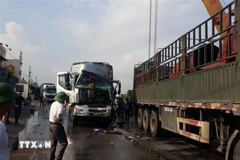 Hiện trường vụ tai nạn tại xã Diễn Yên, huyện Diễn Châu, tỉnh Nghệ An. (Ảnh: TTXVN phát)