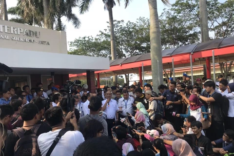 Cảnh họp báo tại sân bay Soekarno Hatta. (Ảnh: Đỗ Quyên/TTXVN)