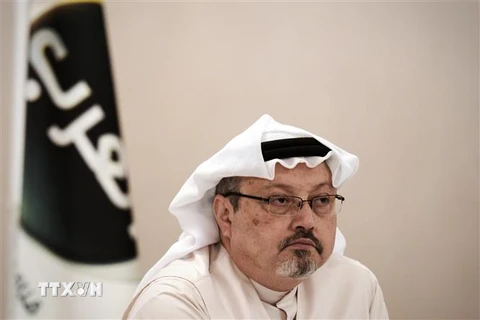 Nhà báo Jamal Khashoggi tại cuộc họp báo ở Bahrain ngày 15/12/2014. (Ảnh: TTXVN phát)
