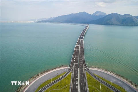 Cầu vượt biển nối Hong Kong-Chu Hải-Macau. (Ảnh: THX/TTXVN)
