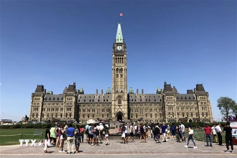 Quang cảnh bên ngoài tòa nhà Quốc hội Canada ở Ottawa ngày 26/7/2018. (Ảnh: AFP/ TTXVN)