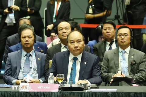 Thủ tướng Nguyễn Xuân Phúc và các đại biểu Việt Nam dự Hội nghị Cấp cao ASEAN-Nga lần thứ 3. (Ảnh: Thống Nhất/TTXVN)