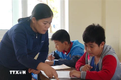 Cô giáo Nguyễn Thị Phương Thủy, giáo viên Trường THCS Duy Ninh (Quảng Bình). (Ảnh: Đức Thọ/TTXVN)