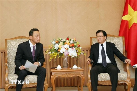 Phó Thủ tướng Trịnh Đình Dũng tiếp Đại sứ Kim Do Hyun. (Ảnh: Nguyễn Dân/TTXVN)