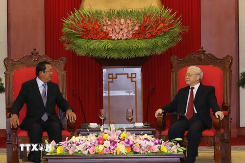 Tổng Bí thư, Chủ tịch nước Nguyễn Phú Trọng tiếp Thủ tướng Chính phủ Hoàng gia Campuchia Samdech Techo Hun Sen. (Ảnh: Phương Hoa/TTXVN)