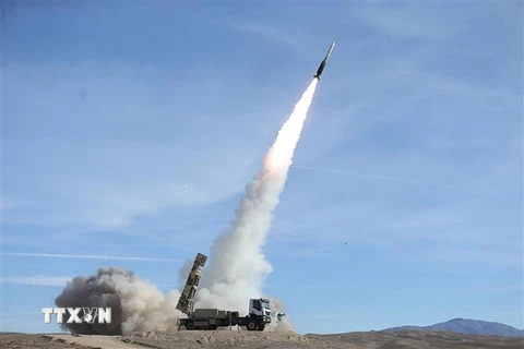Tên lửa Sayad thuộc hệ thống Talash của Iran được phóng thử trong một cuộc diễn tập phòng không tại một địa điểm bí mật ngày 5/11/2018. (Ảnh: AFP/ TTXVN)