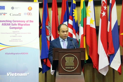 Phó Tổng Thư ký ASEAN Kung Phoak phụ trách về Cộng đồng Văn hóa-Xã hội phát biểu khai mạc. (Ảnh: Trần Chiến/Vietnam+)