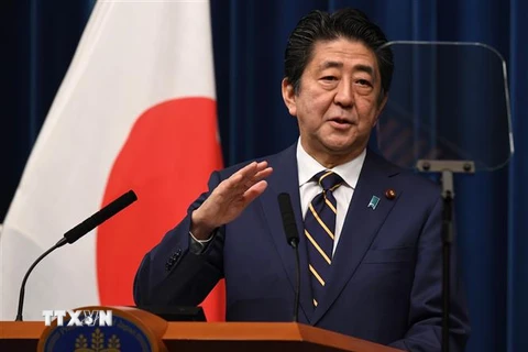 Thủ tướng Nhật Bản Shinzo Abe tại cuộc họp báo ở Tokyo, Nhật Bản. (Ảnh: AFP/TTXVN)