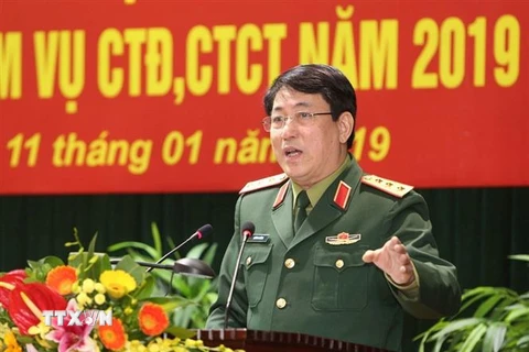 Chủ nhiệm Tổng cục Chính trị Quân đội Nhân dân Việt Nam Lương Cường phát biểu tại hội nghị. (Ảnh: Dương Giang/TTXVN)
