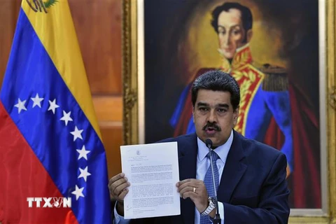 Tổng thống Venezuela Nicolas Maduro phát biểu trong cuộc họp báo tại Caracas ngày 9/1/2019. (Ảnh: AFP/ TTXVN)