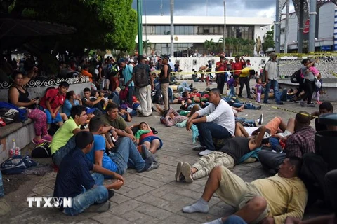 Người di cư Honduras tại khu vực Tapachula, bang Chiapas, Mexico, trong hành trình tới Mỹ ngày 21/10/2018. (Ảnh: AFP/ TTXVN)