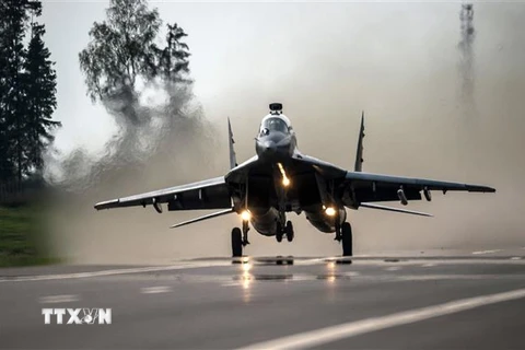 Máy bay chiến đấu MiG-29 của Belarus tham gia một chương trình huấn luyện đặc biệt tại Minsk. (Nguồn: AFP/TTXVN)