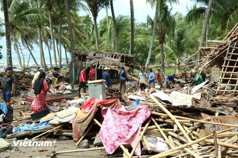 Một trận động đất ngoài khơi dẫn đến sóng thần tàn phá khu dân cư ven bờ biển Banten, Trung Java, Indonesia tháng 12/2018. (Ảnh: Đỗ Quyên/Vietnam+