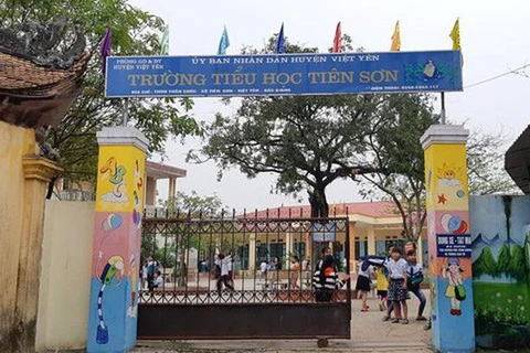 Tạm đình chỉ công tác giáo viên bị tố dâm ô học sinh tại Bắc Giang