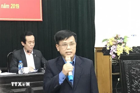 Ông Trịnh Ngọc Thành, Chủ tịch UBND huyện Cẩm Giàng thông tin về dự án xây dựng Nhà máy xử lý rác thải và phát điện. (Ảnh: Mạnh Tú/TTXVN)