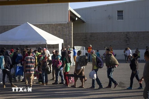 Người di cư Trung Mỹ tại khu lều tạm ở Piedras Negras, bang Coahuila, Mexico, trong hành trình tới Mỹ ngày 16/2/2019. (Ảnh: AFP/ TTXVN)