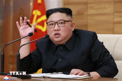 Nhà lãnh đạo Triều Tiên Kim Jong-un phát biểu tại cuộc họp mở rộng của Bộ Chính trị Trung ương đảng Lao động Triều Tiên, ở Bình Nhưỡng, ngày 9/4/2019. (Ảnh: Yonhap/ TTXVN)