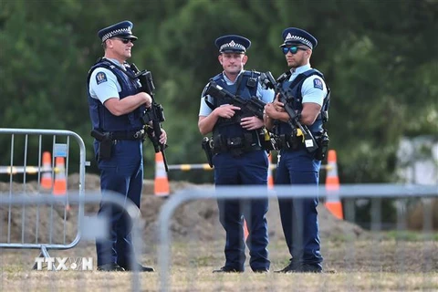 Cảnh sát New Zealand gác tại Christchurch ngày 20/3/2019. (Ảnh: AFP/ TTXVN)