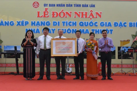 Tỉnh Đắk Lắk đón nhận Bằng xếp hạng Di tích Quốc gia đặc biệt Nhà đày Buôn Ma Thuột. (Ảnh: Tuấn Anh/TTXVN)