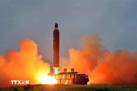 Một vụ thử tên lửa tầm trung Musudan của Triều Tiên tại thị trấn ven biển miền Đông Wonsan ngày 23/6/2016. (Ảnh: YONHAP/TTXVN)
