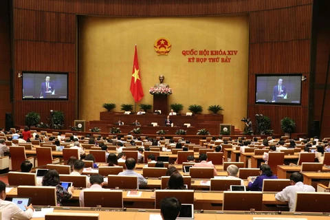 Bộ trưởng Bộ Xây dựng Phạm Hồng Hà phát biểu giải trình, làm rõ một số vấn đề Đại biểu Quốc hội nêu. (Ảnh: Văn Điệp/TTXVN)