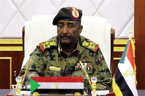 Tướng Abdel Fattah al-Burhan phát biểu tại cuộc họp ở Khartoum, Sudan, ngày 16/4/2019. (Ảnh: AFP/ TTXVN)