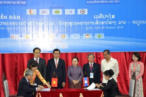 Việt Nam-Lào tăng cường hợp tác nâng cao chất lượng đào tạo