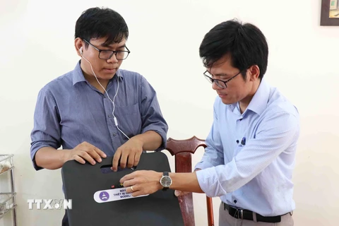 Nhóm giảng viên đại học chế tạo máy phát hiện thiết bị gian lận thi cử