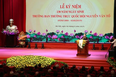 Chủ tịch Quốc hội Nguyễn Thị Kim Ngân đọc diễn văn Lễ kỷ niệm. (Ảnh: Văn Điệp/TTXVN)