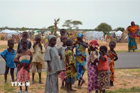 Người tị nạn Nigeria sơ tán sang Assaga, Niger tháng 9/2015. (Ảnh: AFP/TTXVN)