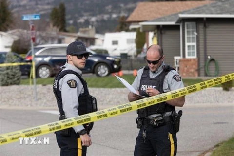 Cảnh sát Canada phong tỏa hiện trường một vụ xả súng. (Ảnh: THE CANADIAN PRESS/TTXVN)