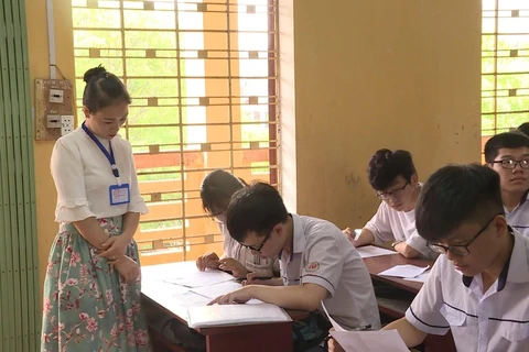 Điểm thi tại Trường THPT Đào Duy Từ, tỉnh Thanh Hóa có 824 thí sinh đăng ký dự thi. (Ảnh: Khiếu Tư/TTXVN)