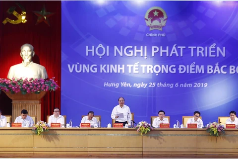 Thủ tướng Nguyễn Xuân Phúc phát biểu khai mạc hội nghị. (Ảnh: Thống Nhất/TTXVN)