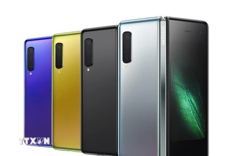 Điện thoại Galaxy Fold của Samsung được giới thiệu tại San Francisco, Mỹ, ngày 20/2/2019. (Ảnh: Yonhap/ TTXVN)