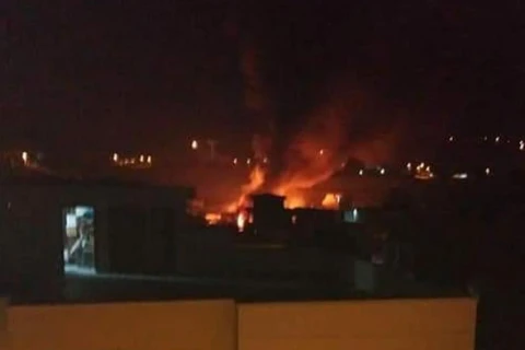 Những hình ảnh đầu tiên phát trên truyền hình cho thấy có hỏa hoạn lớn tại khu vực dân cư nói trên. (Nguồn: Reuters)
