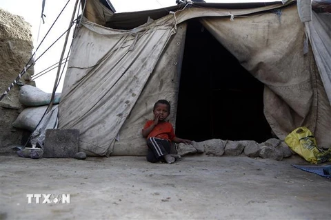 Trẻ em tại khu lều tạm ở al-Azraqin, ngoại ô Sanaa, Yemen, ngày 22/7/2019. (Ảnh: THX/ TTXVN)
