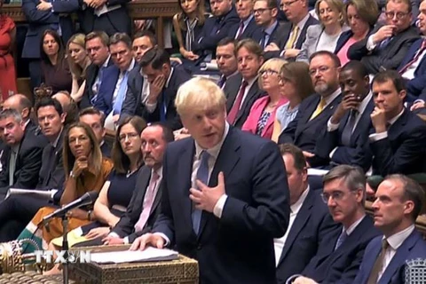 Thủ tướng Anh Boris Johnson phát biểu tại cuộc họp Quốc hội Anh ở London ngày 25/7. (Ảnh: AFP/TTXVN)