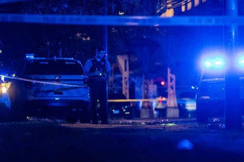 Cảnh sát tại hiện trường vụ xả súng. (Nguồn: nbcchicago.com)