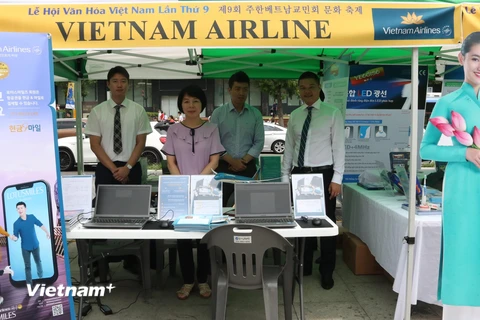 Gian hàng của Vietnam Airlines. (Ảnh: Mạnh Hùng/Vietnam+)