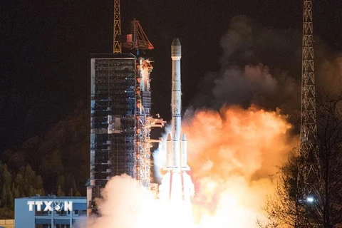 Tên lửa đẩy Trường Chinh 3B mang theo vệ tinh ChinaSat 6C rời bệ phóng tại Trung tâm phóng vệ tinh Tây Xương, tỉnh Tứ Xuyên, Tây Nam Trung Quốc, ngày 10/3/2019. (Ảnh minh họa: THX/ TTXVN)