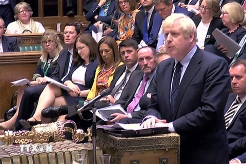 Thủ tướng Anh Boris Johnson (phải, phía trước) tại phiên họp của Hạ viện ở London ngày 3/9/2019. (Ảnh: AFP/TTXVN)