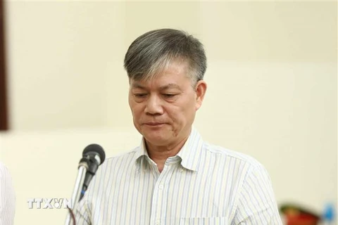 Bị cáo Nguyễn Ngọc Sự (nguyên Chủ tịch Hội đồng thành viên Vinashin) khai báo tại Phiên tòa phúc thẩm. (Ảnh: Doãn Tấn/TTXVN)