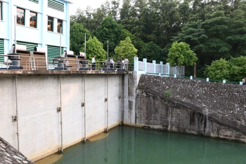 Khi vực sản xuất của Công ty cổ phần đầu tư nước sạch Sông Đà. (Ảnh: Thanh Hải/TTXVN)