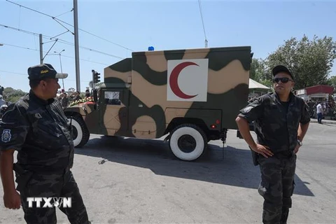 Cảnh sát Tunisia gác tại Tunis ngày 26/7/2019. (Ảnh: AFP/ TTXVN)