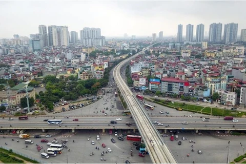 Tuyến đường sắt Nhổn-ga Hà Nội dài 12,5km có 8,5 km chạy trên cao từ Nhổn đến Kim Mã, thuộc dự án Tuyến đường sắt đô thị số 3. (Ảnh: Thành Đạt/ TTXVN)