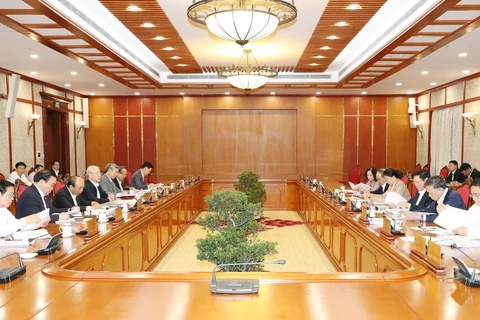 Tổng Bí thư, Chủ tịch nước Nguyễn Phú Trọng chủ trì họp Bộ Chính trị. (Ảnh: Trí Dũng/TTXVN)