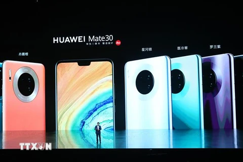 Điện thoại di động của Huawei được giới thiệu tại Thượng Hải, Trung Quốc, ngày 26/9/2019. (Ảnh: THX/ TTXVN)