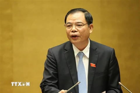 Bộ trưởng Bộ Nông nghiệp và Phát triển Nông thôn Nguyễn Xuân Cường giải trình ý kiến của các Đại biểu Quốc hội. (Ảnh: Dương Giang/TTXVN)